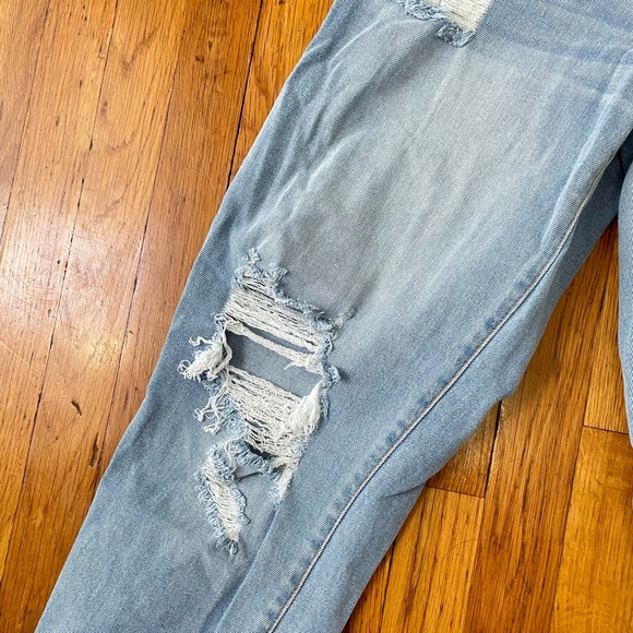 Fashion Nova Light Wash Boyfriend Jeans NWT - Picture 8 of 12